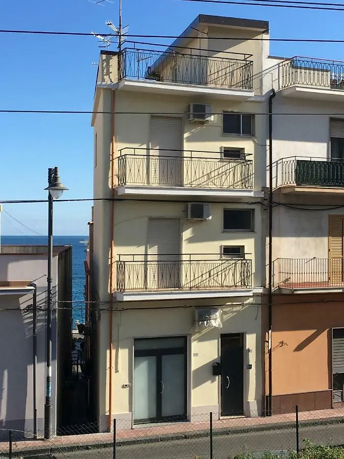 Lolita Holidays Giardini Naxos Apartment