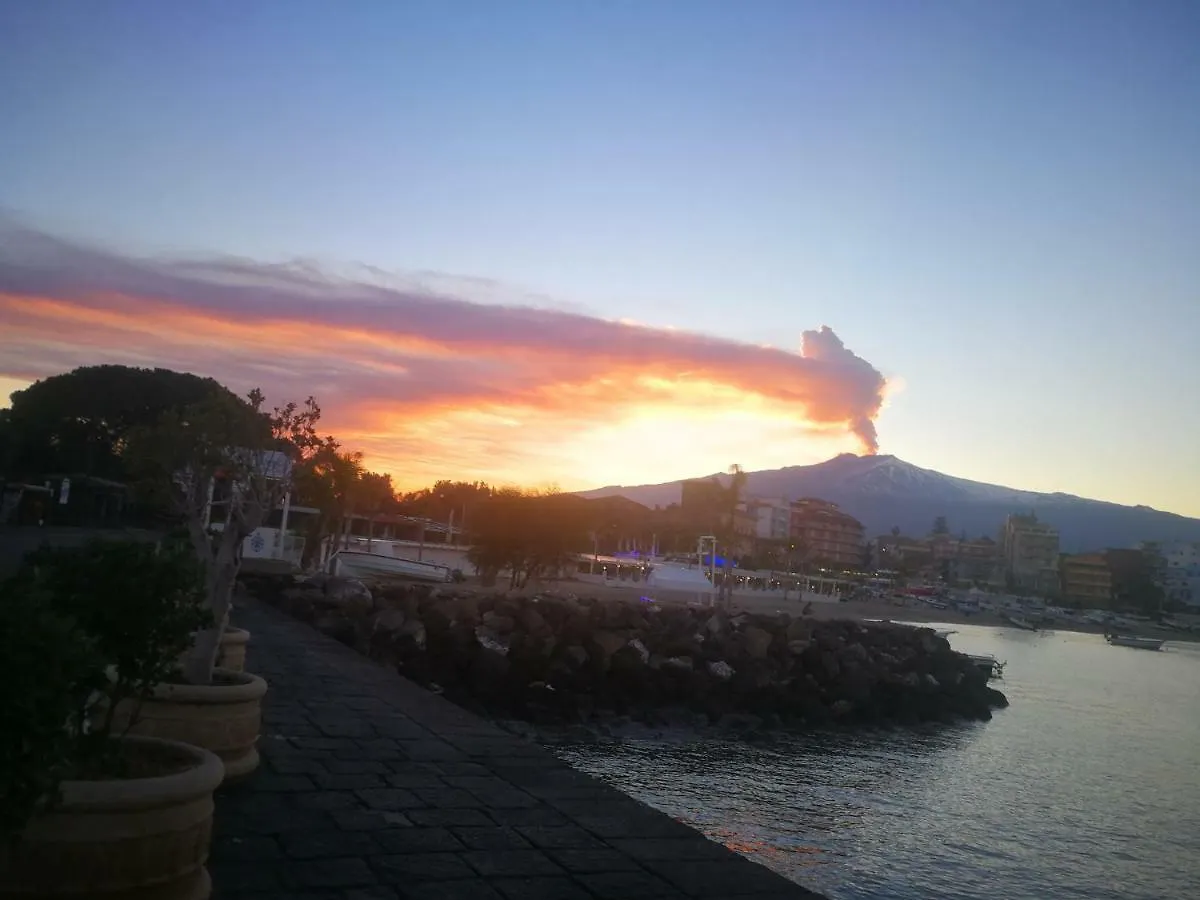 Lolita Holidays Giardini Naxos Italy